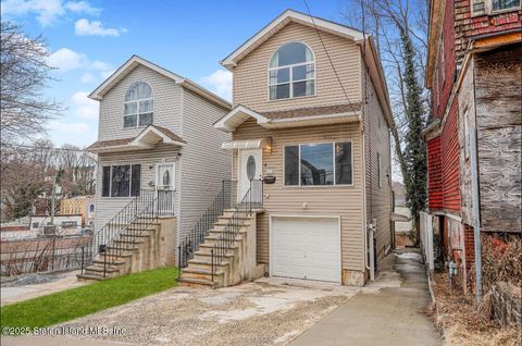 Photo of 145 Winter Avenue, Staten Island, NY 10301 (MLS # 2501084)