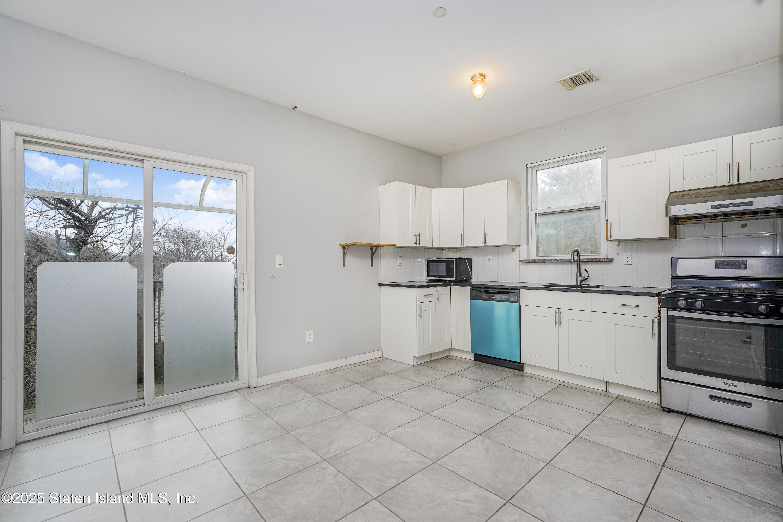 145 Winter Avenue, Staten Island, New York image 9