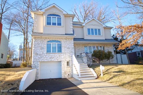 Photo of 91 Kinghorn Street, Staten Island, NY 10312 (MLS # 2401185)