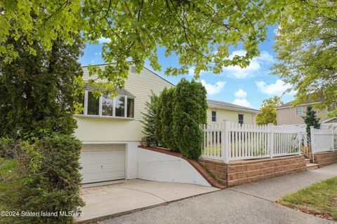 Photo of 254 King Street, Staten Island, NY 10312 (MLS # 2405521)