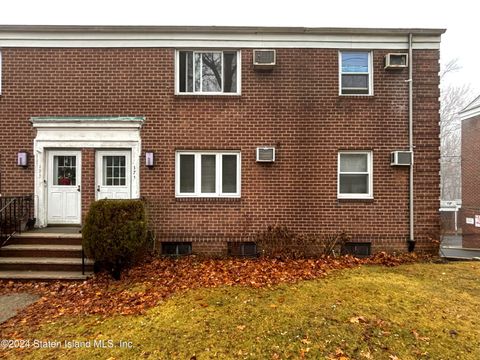 Photo of 171 Arlo Road, Staten Island, NY 10301 (MLS # 2406851)