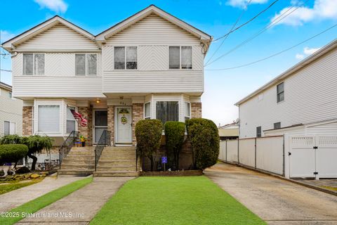 Photo of 294 Alverson Avenue, Staten Island, NY 10309 (MLS # 2501076)