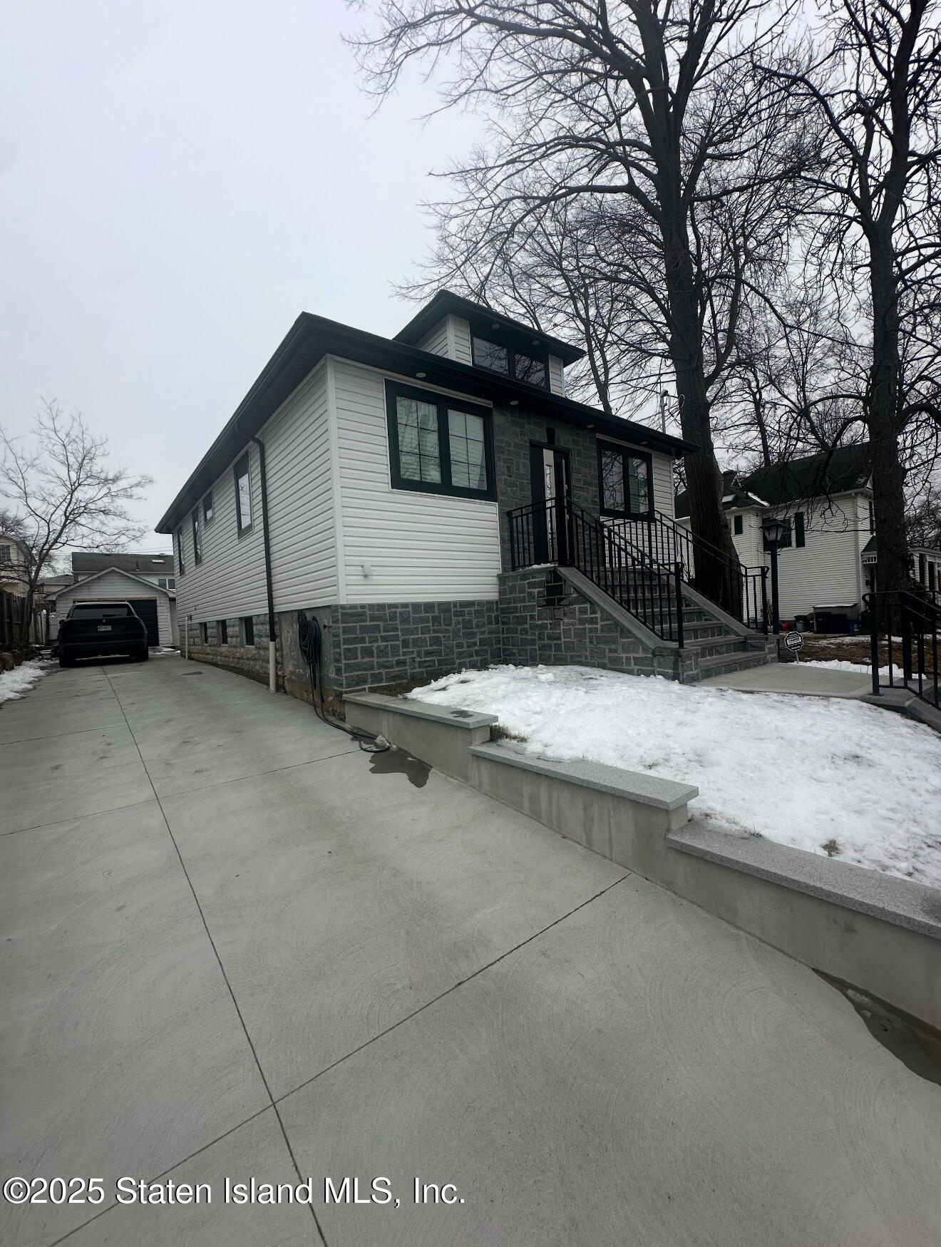 217 Manhattan Street, Staten Island, New York image 1