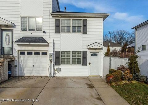 Photo of 491 Tarrytown Avenue, Staten Island, NY 10306 (MLS # 2505139)