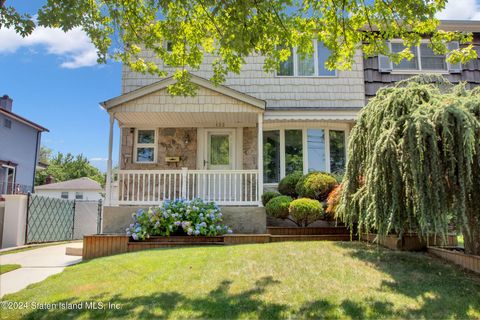 Single Family Residence in Staten Island NY 132 Scranton Avenue.jpg