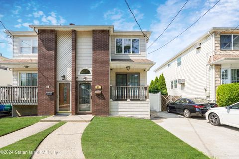 Photo of 24 Heinz Avenue, Staten Island, NY 10308 (MLS # 2404047)