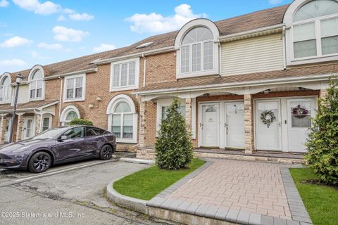 Photo of 34 Filipe Lane #B, Staten Island, NY 10308 (MLS # 2502040)