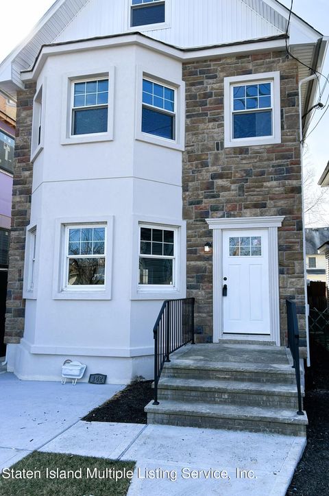 Photo of 142 Dixon Avenue, Staten Island, NY 10303 (MLS # 1165634)