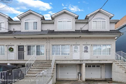 Photo of 66 New Street, Staten Island, NY 10302 (MLS # 2400308)