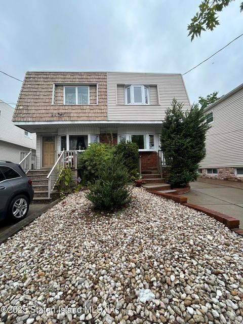 Photo of 240 Fahy Avenue, Staten Island, NY 10314 (MLS # 2505230)
