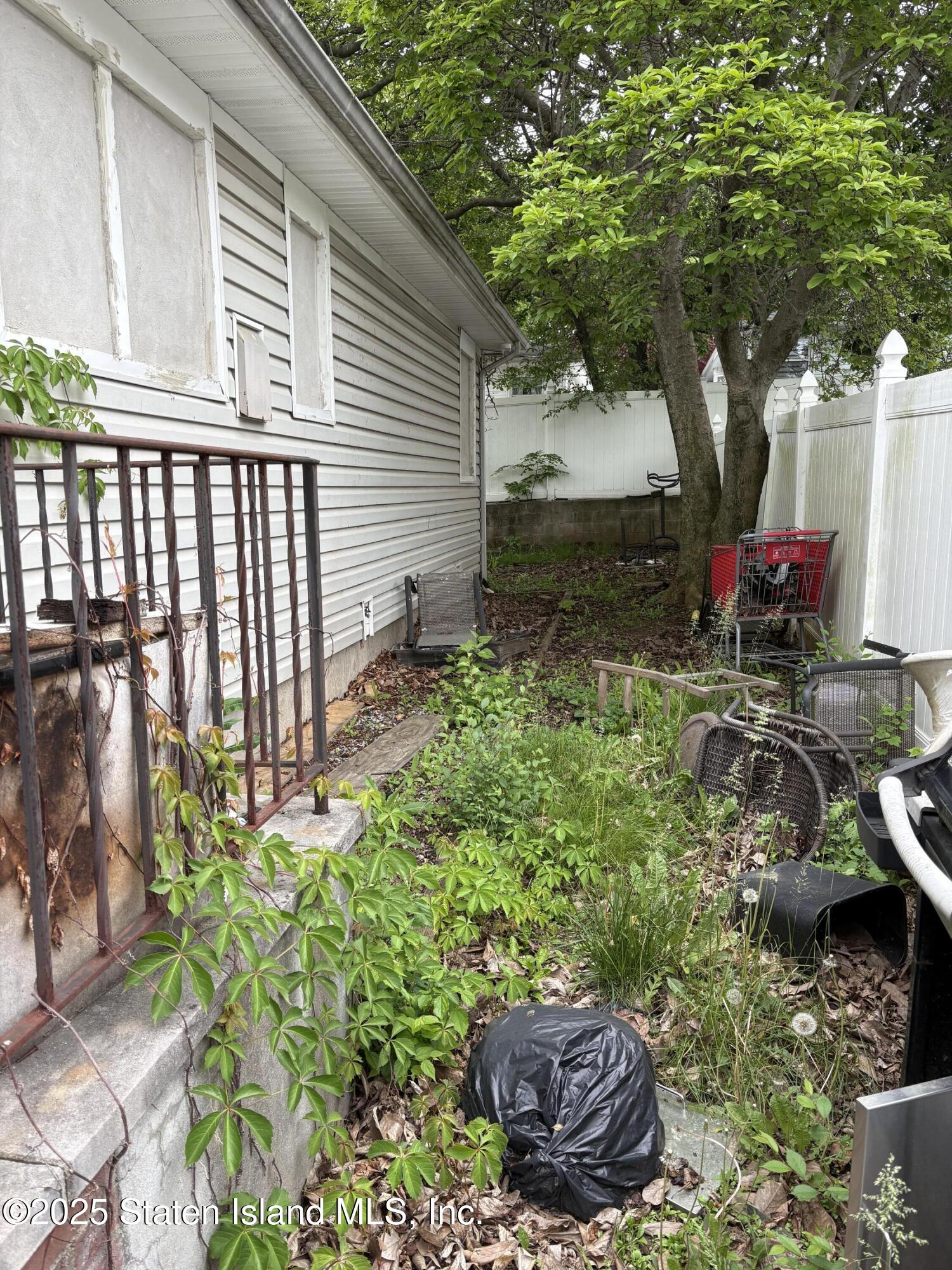 305 Livermore Avenue, Staten Island, New York image 2