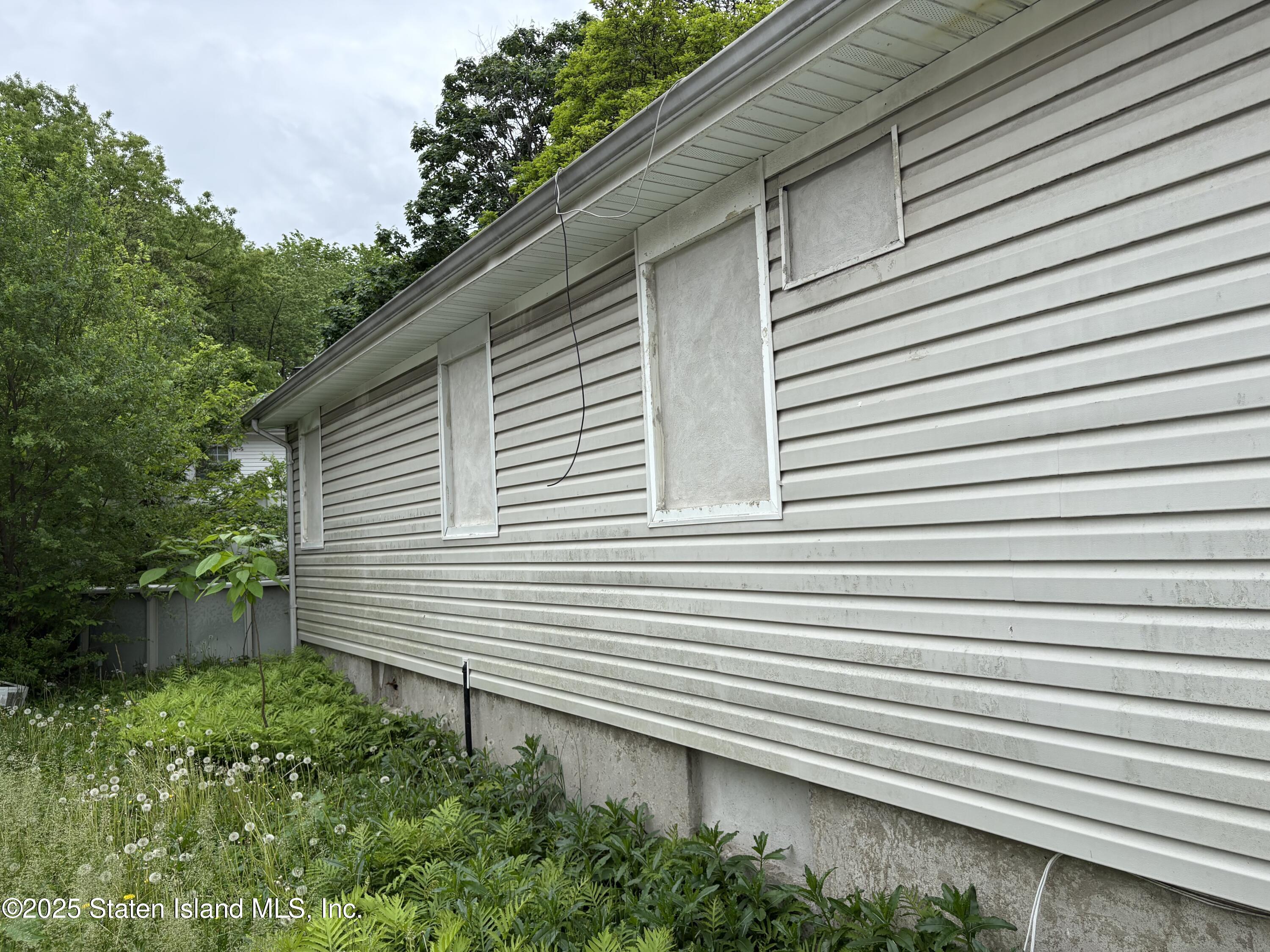305 Livermore Avenue, Staten Island, New York image 3