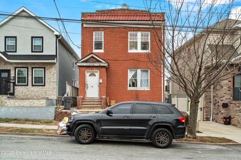 Photo of 65 Anderson Street, Staten Island, NY 10305 (MLS # 2501822)