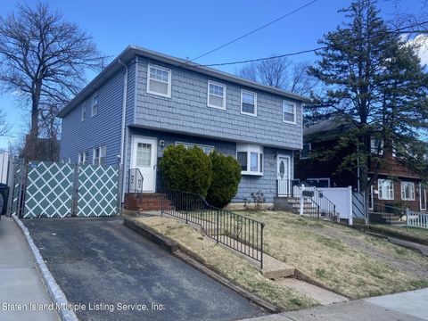 Photo of 399 Armstrong Avenue, Staten Island, NY 10308 (MLS # 2401887)