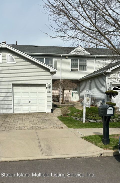 Photo of 43 Slayton Avenue, Staten Island, NY 10314 (MLS # 2400348)