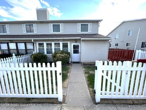 Photo of 31 Leo Street #A, Staten Island, NY 10314 (MLS # 2501593)