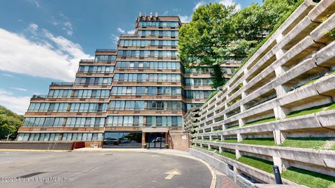 Photo of 755 Narrows Road N #402, Staten Island, NY 10304 (MLS # 2504563)