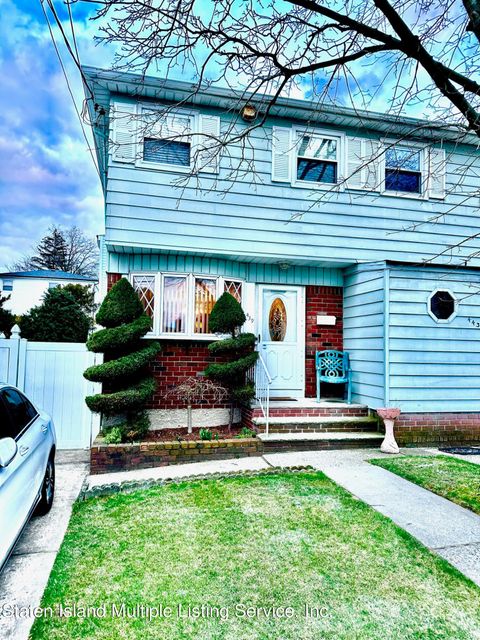 Photo of 439 Woolley Avenue, Staten Island, NY 10314 (MLS # 2401467)