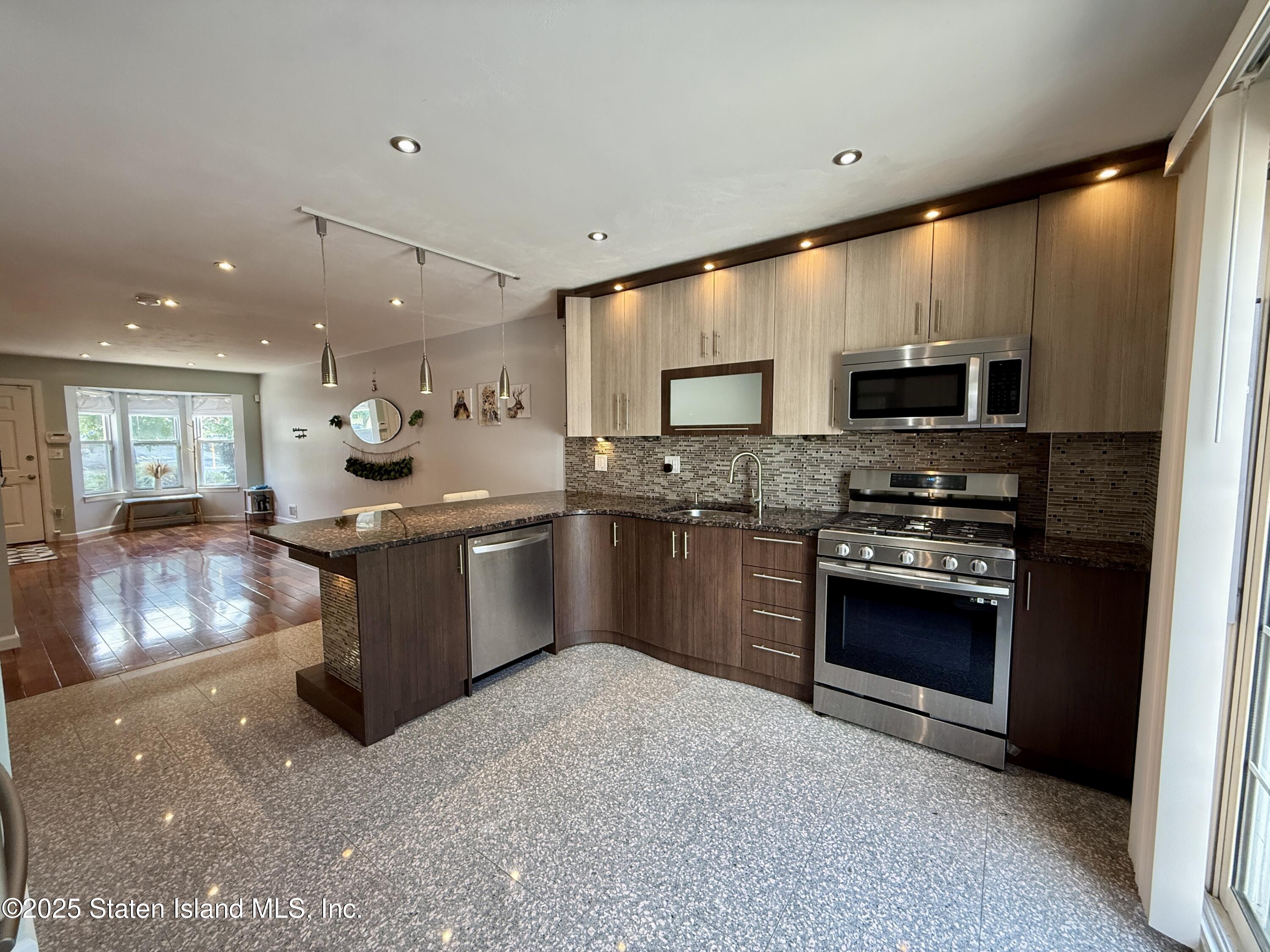 164 Rosedale Avenue, Staten Island, New York image 5