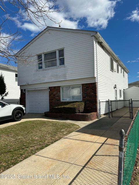 Photo of 281 Arlene Street, Staten Island, NY 10314 (MLS # 2501248)