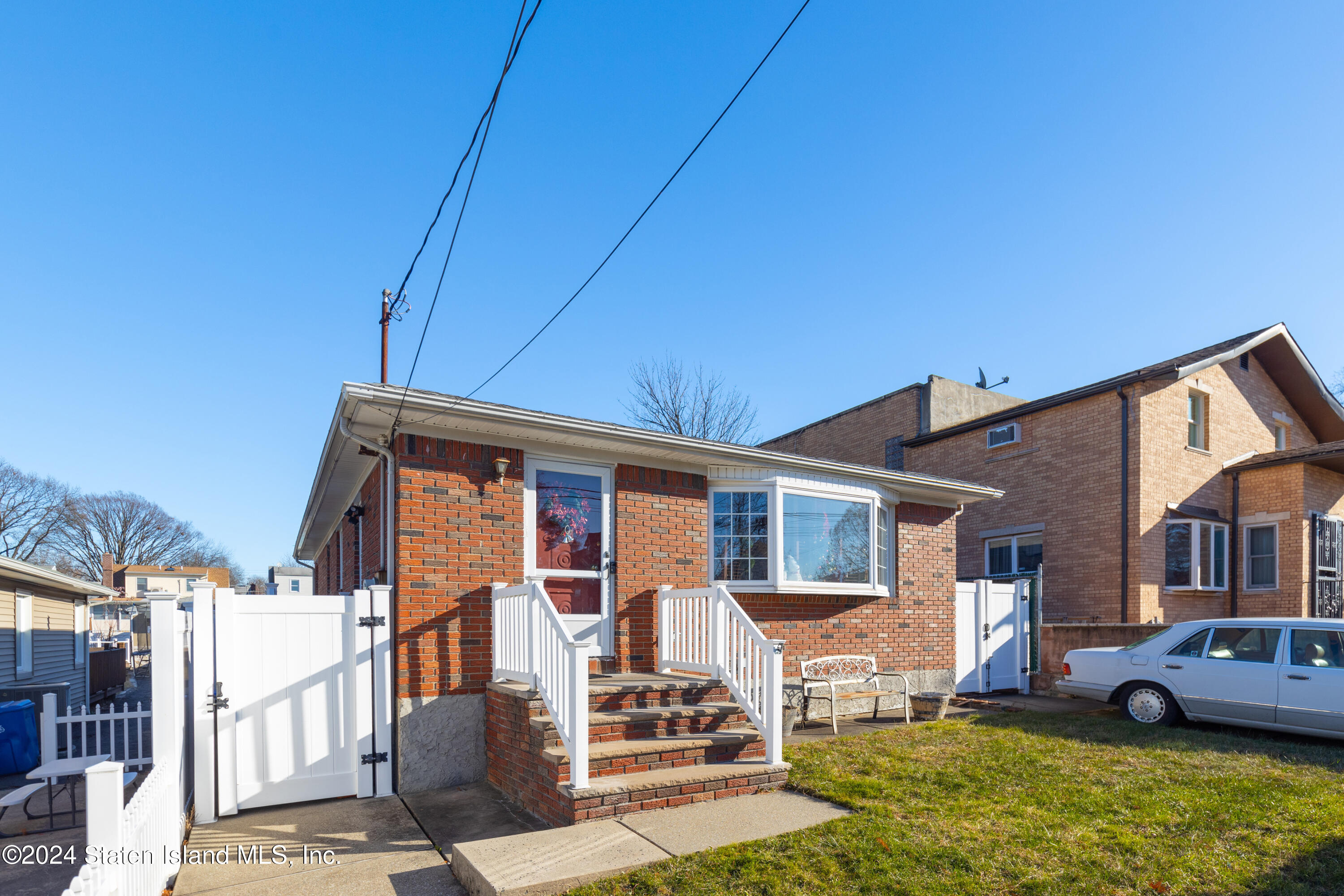 47 Suffolk Avenue, Staten Island, New York image 4