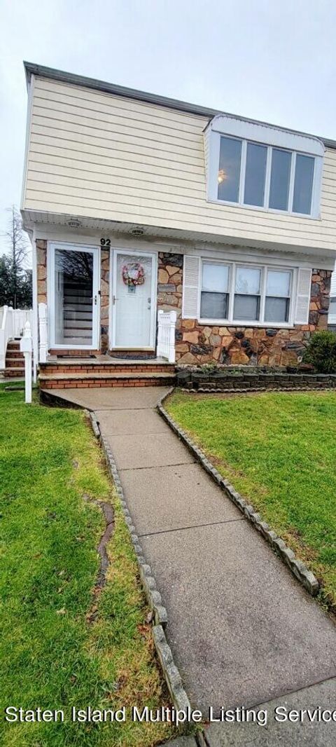 Photo of 92 Mulberry Circle #2, Staten Island, NY 10314 (MLS # 1159035)