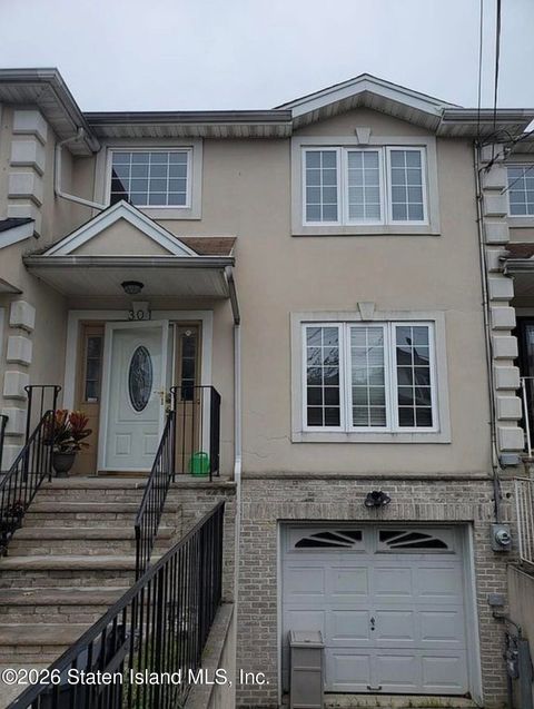 Photo of 301 Major Avenue, Staten Island, NY 10305 (MLS # 2603802)