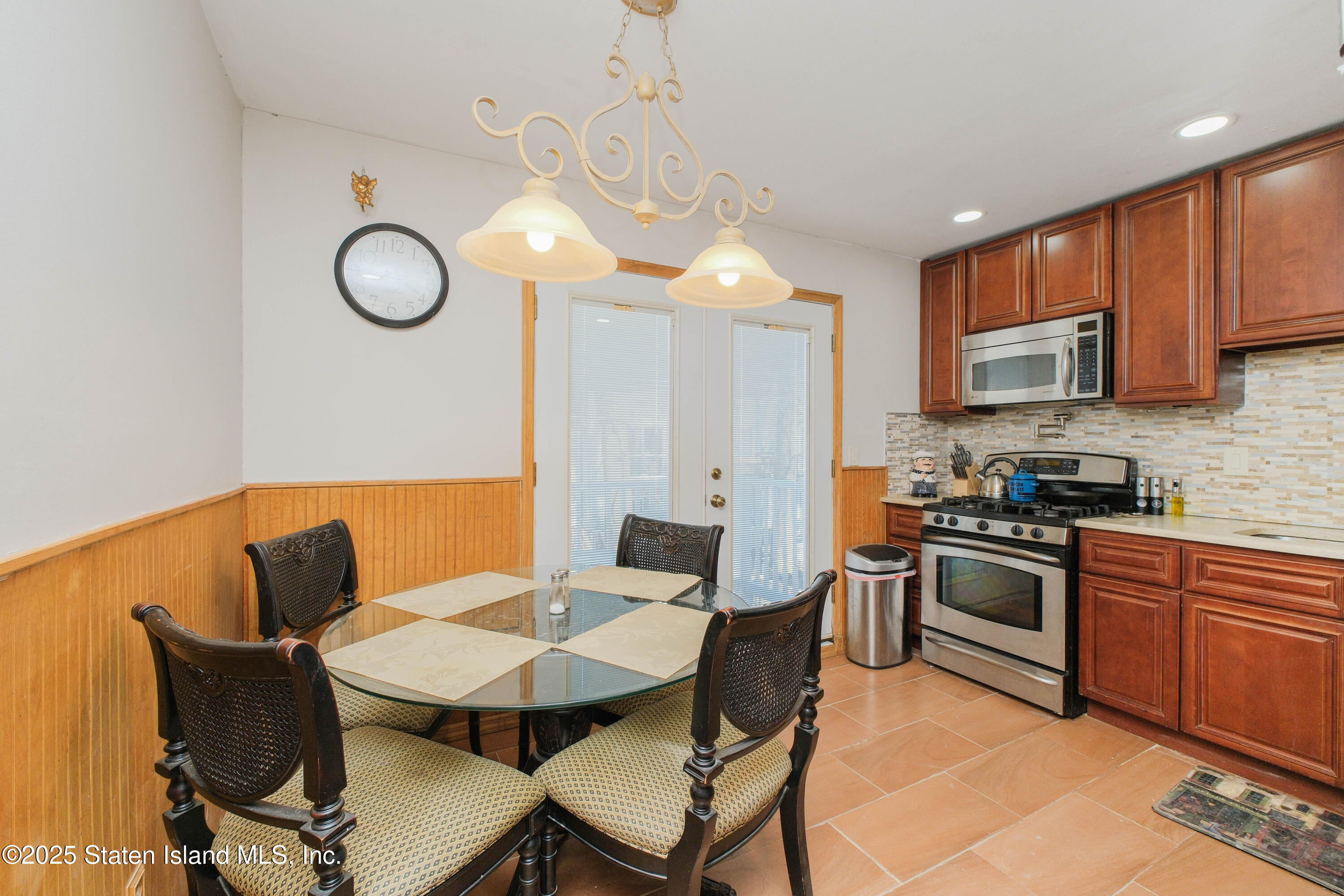 106 Lorraine Loop, Staten Island, New York image 19