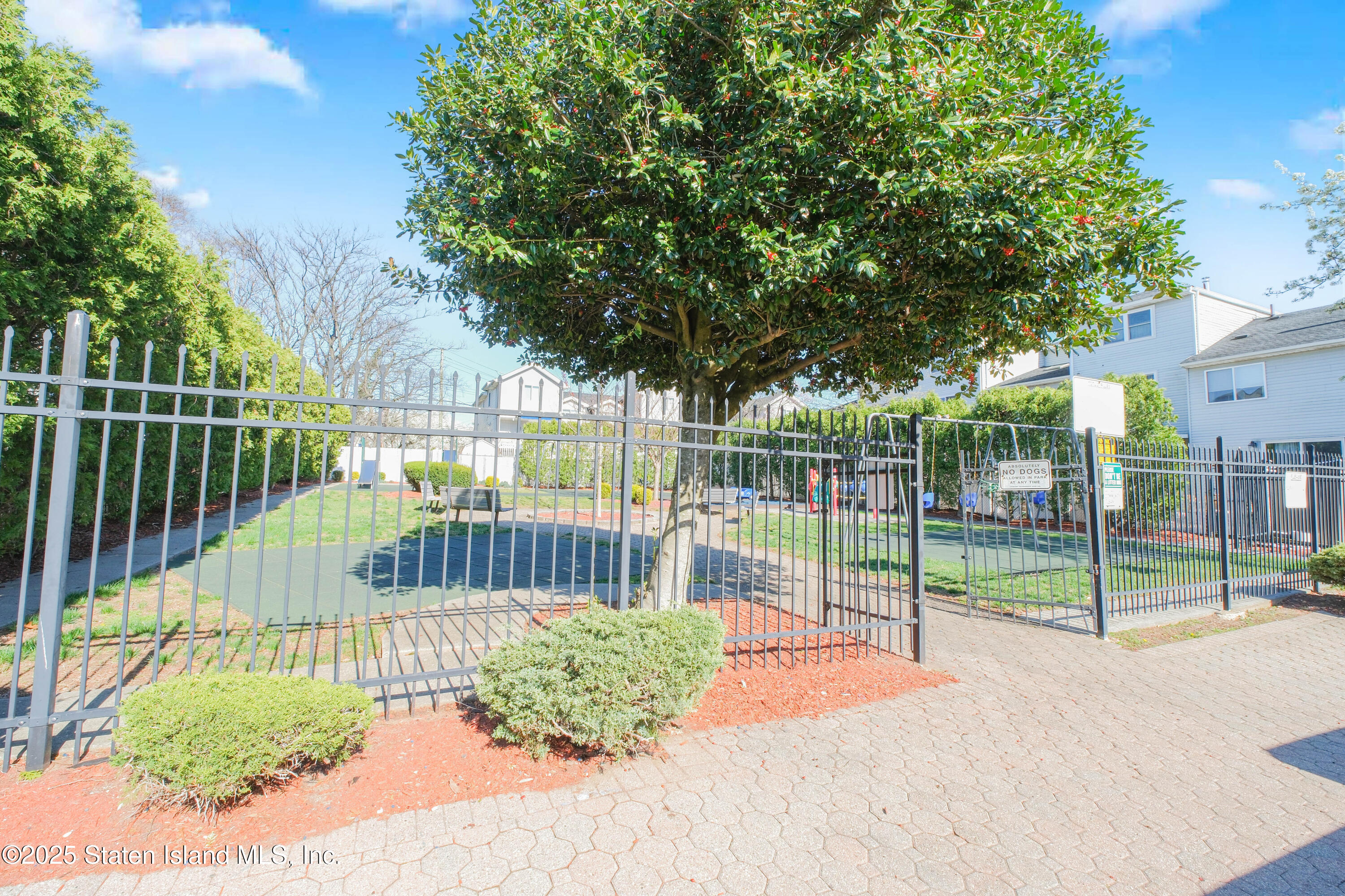 106 Lorraine Loop, Staten Island, New York image 42