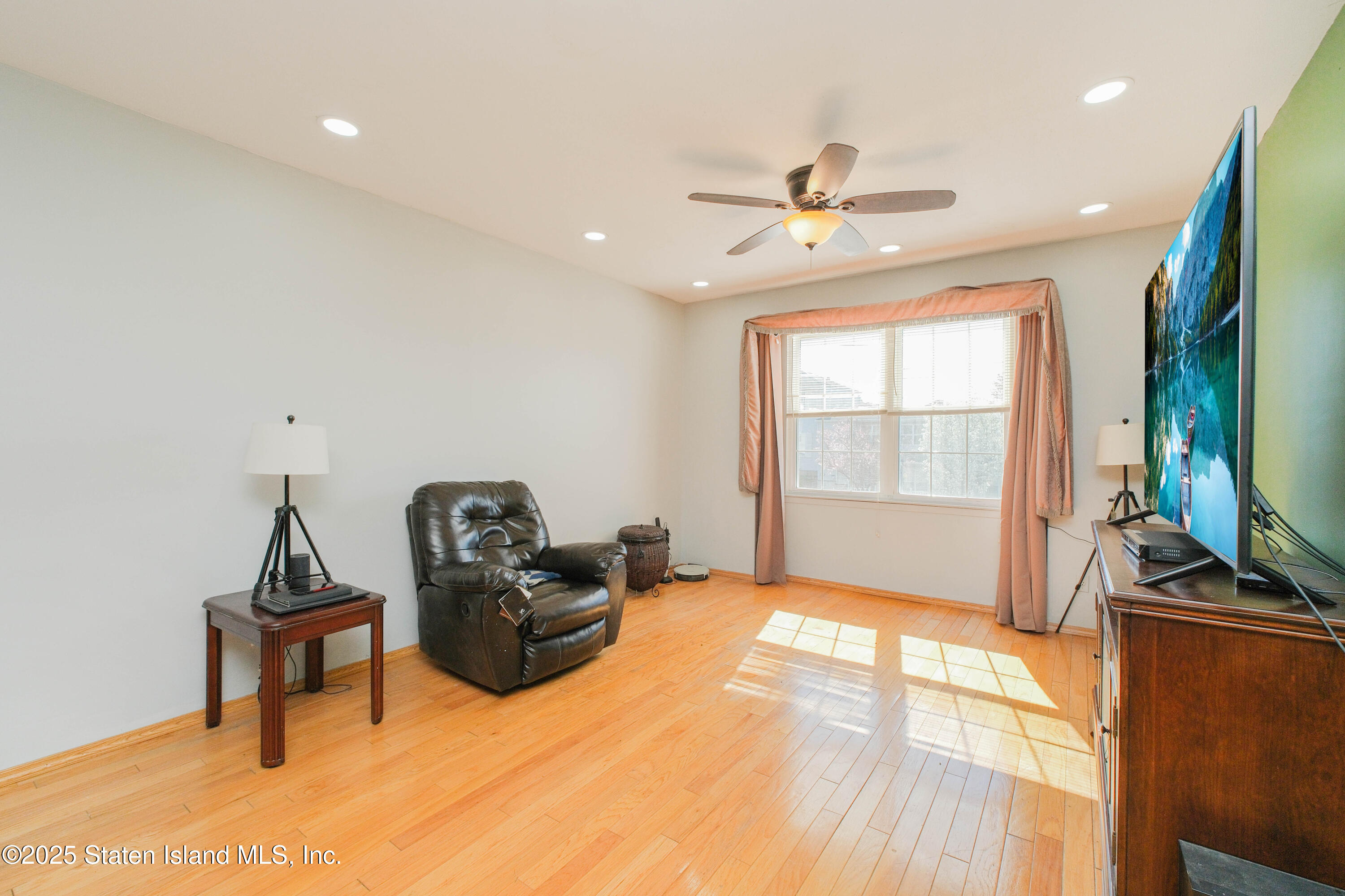 106 Lorraine Loop, Staten Island, New York image 15