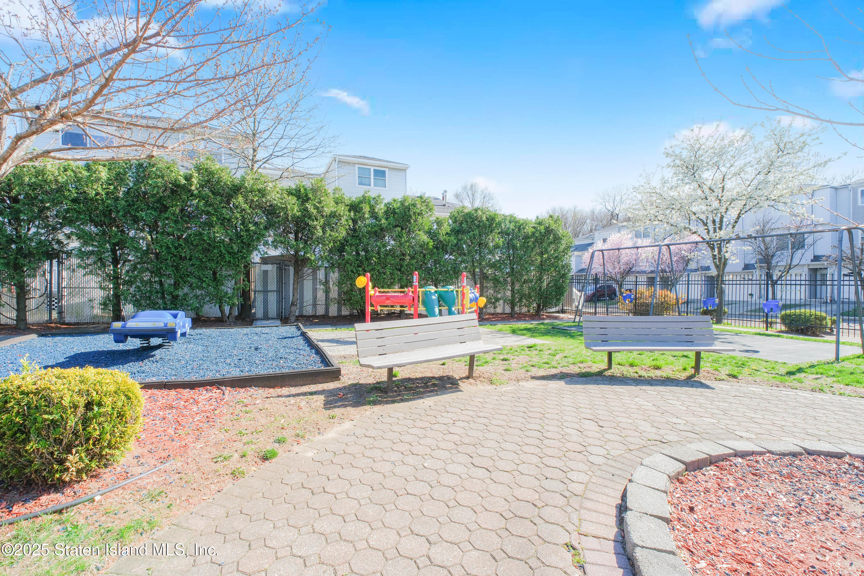 106 Lorraine Loop, Staten Island, New York image 39