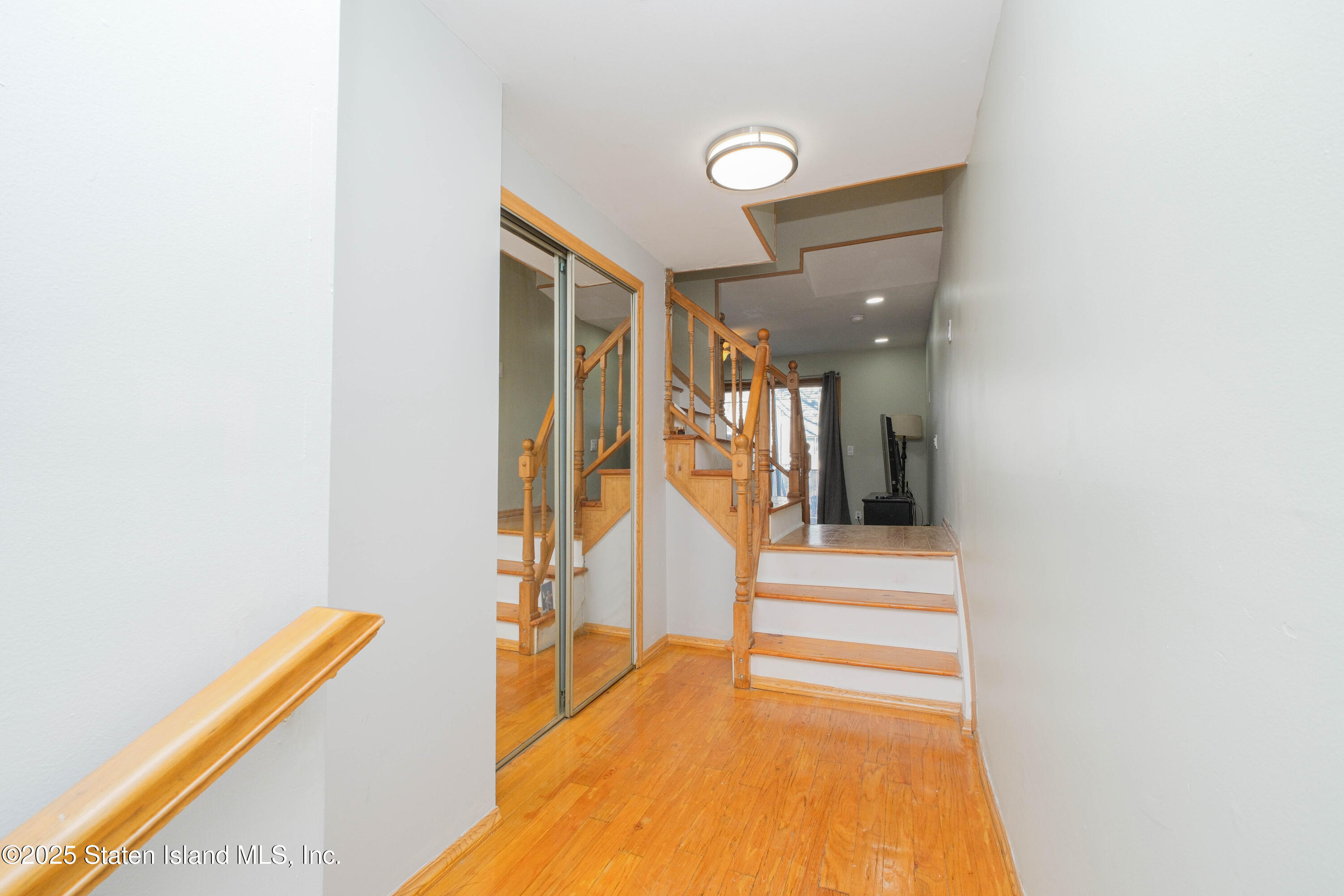 106 Lorraine Loop, Staten Island, New York image 4