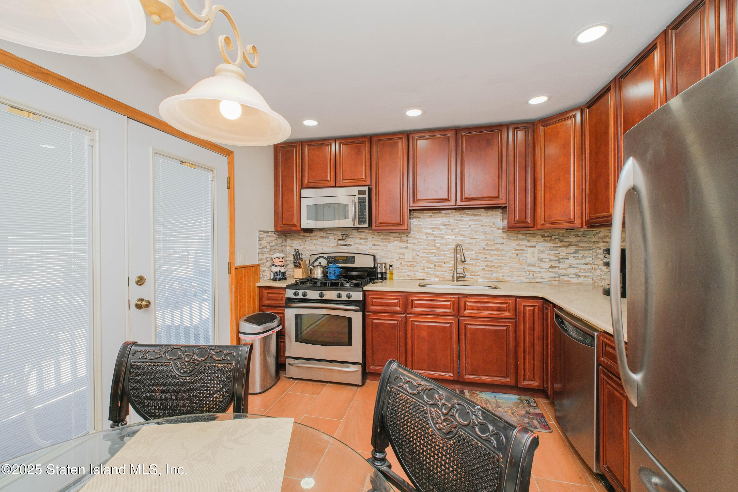 106 Lorraine Loop, Staten Island, New York image 18