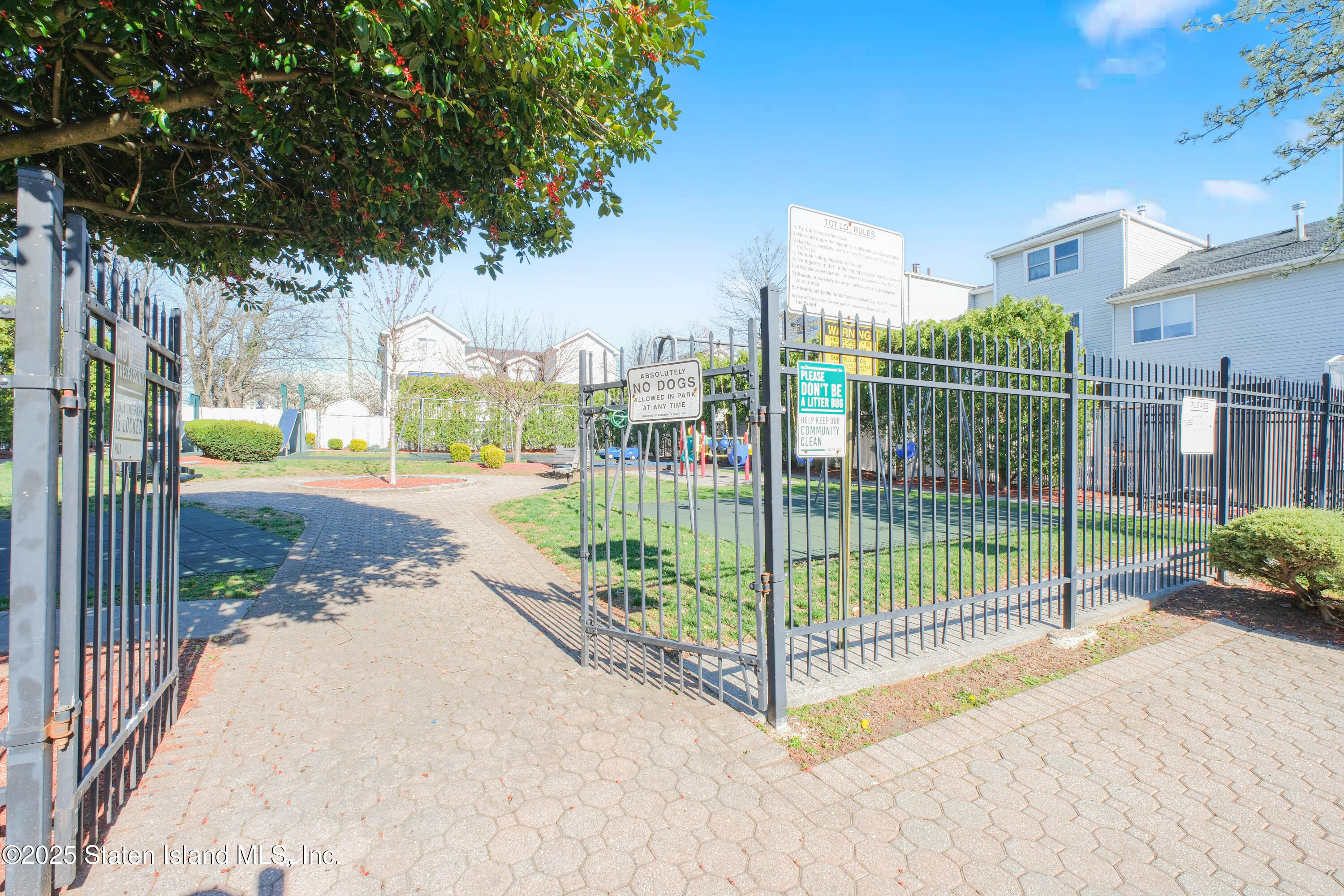 106 Lorraine Loop, Staten Island, New York image 40