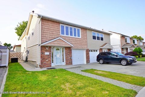 Photo of 437 Katan Avenue, Staten Island, NY 10312 (MLS # 2505627)