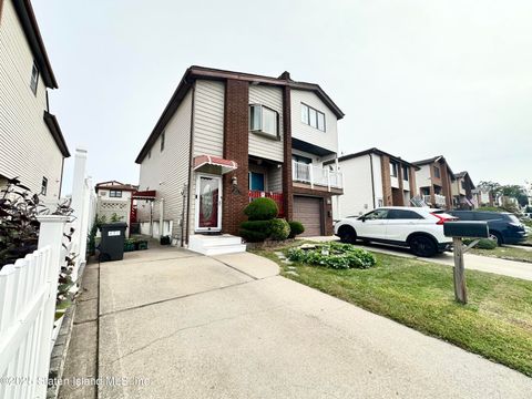 Photo of 271 Doane Avenue, Staten Island, NY 10308 (MLS # 2505871)