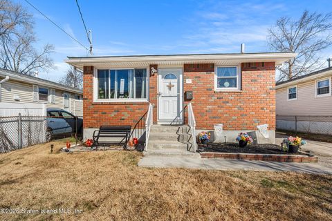 Photo of 183 Arlington Place, Staten Island, NY 10303 (MLS # 2601344)