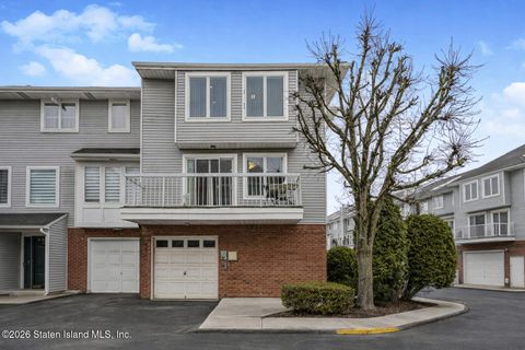 Photo of 144 Commodore Drive, Staten Island, NY 10309 (MLS # 2600832)