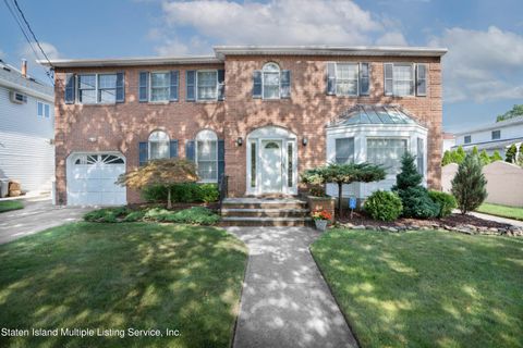 Photo of 399 Chelsea Street, Staten Island, NY 10307 (MLS # 1163962)