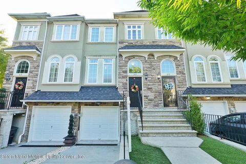 Photo of 217 Presentation Circle, Staten Island, NY 10312 (MLS # 1164156)