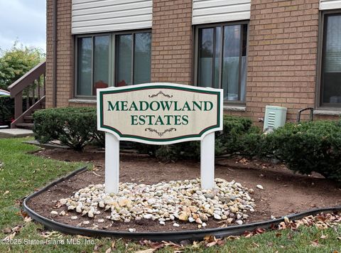 Photo of 20 Meadow Place #E, Staten Island, NY 10306 (MLS # 2506067)