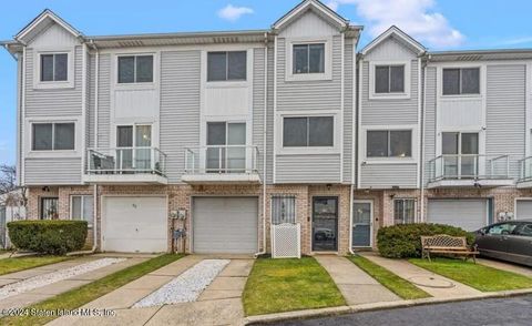 Photo of 42 Hart Loop, Staten Island, NY 10306 (MLS # 2402105)