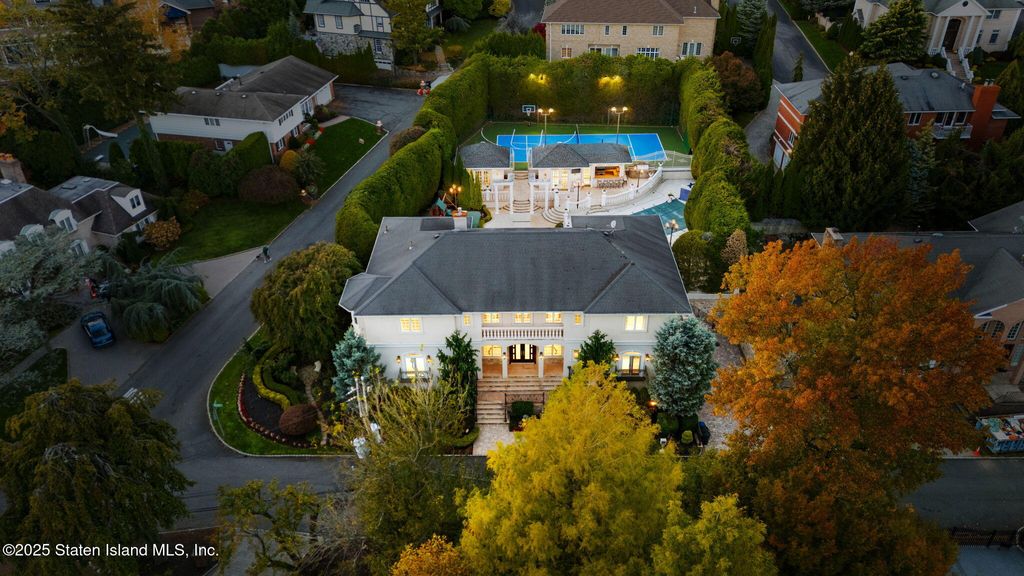 Photo of 51 Romer Road, Staten Island, NY 10304 (MLS # 2506361)