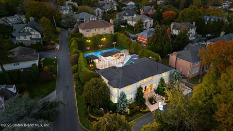 Photo of 51 Romer Road, Staten Island, NY 10304 (MLS # 2506361)