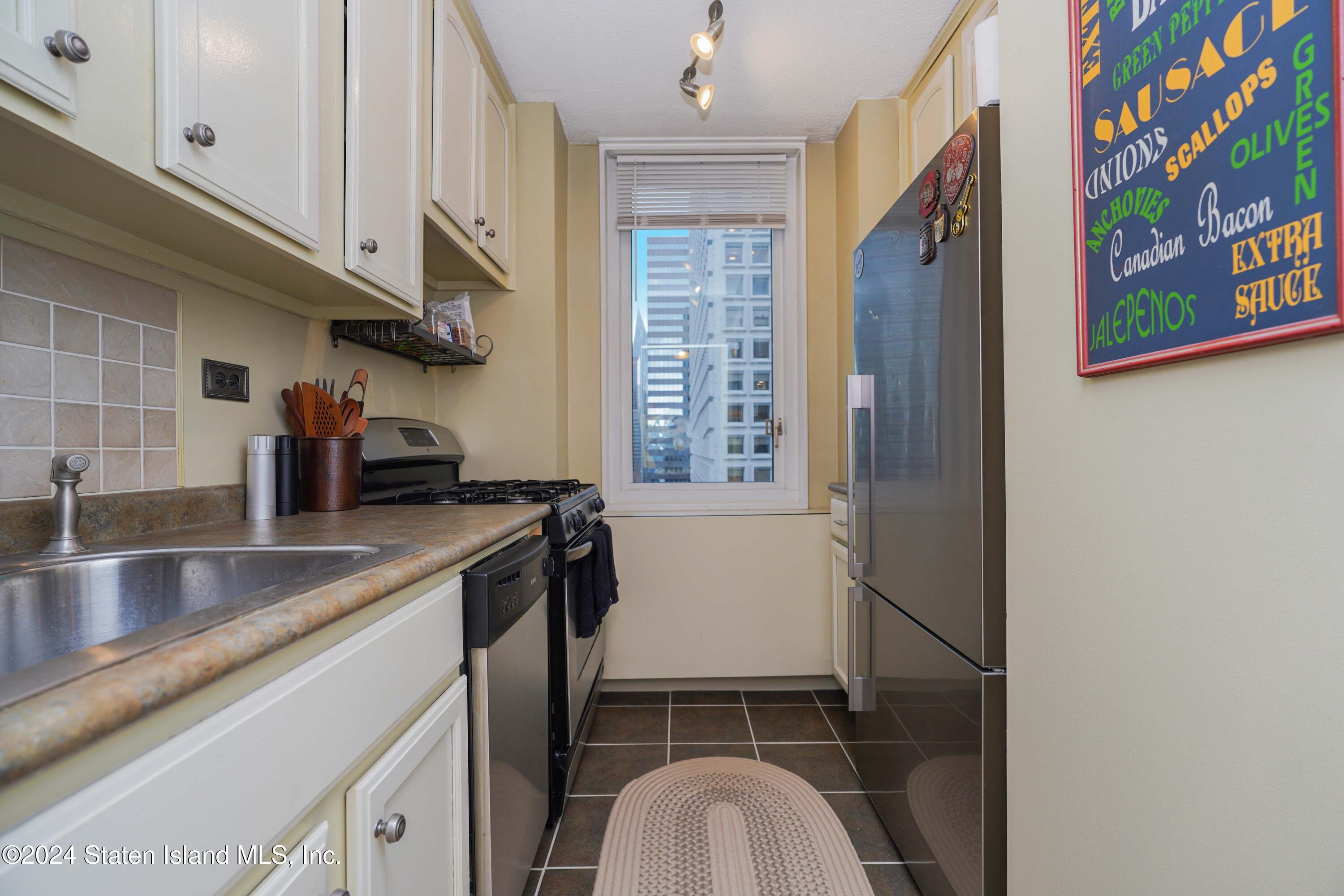 245 E 54th Street #28R, New York, New York image 12