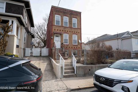 Photo of 29 Windom Avenue, Staten Island, NY 10305 (MLS # 2601279)