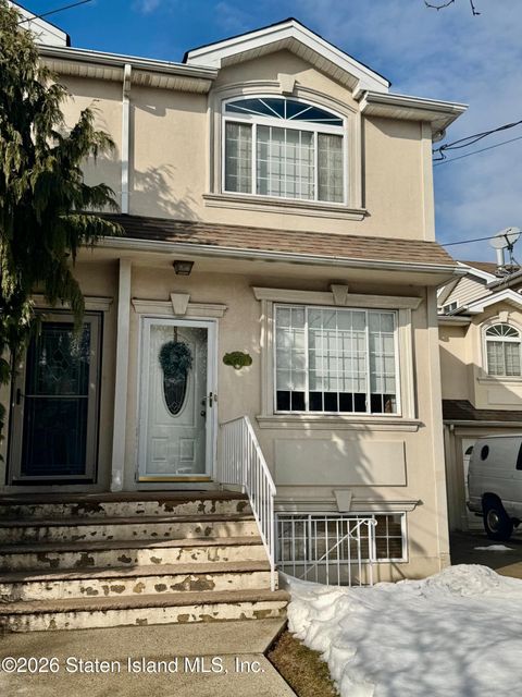 Photo of 71 Pond Street, Staten Island, NY 10309 (MLS # 2601067)