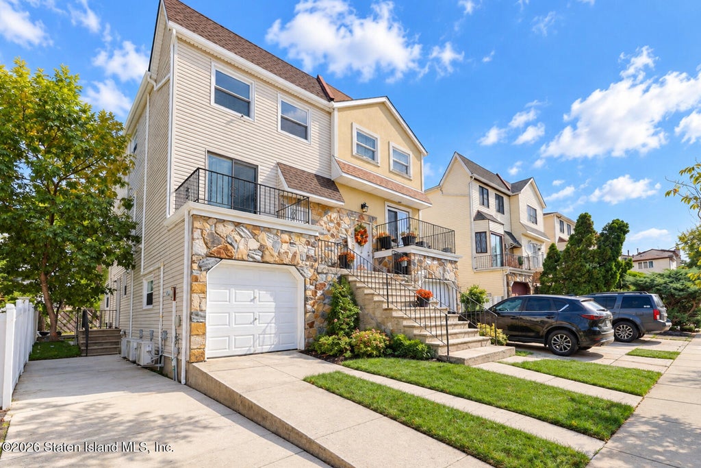 Photo of 163 Braisted Avenue, Staten Island, NY 10314 (MLS # 2605631)