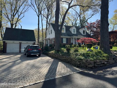 Photo of 48 Kent Street, Staten Island, NY 10306 (MLS # 2602098)