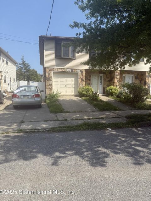 Photo of 232 Finley Avenue, Staten Island, NY 10306 (MLS # 2504388)